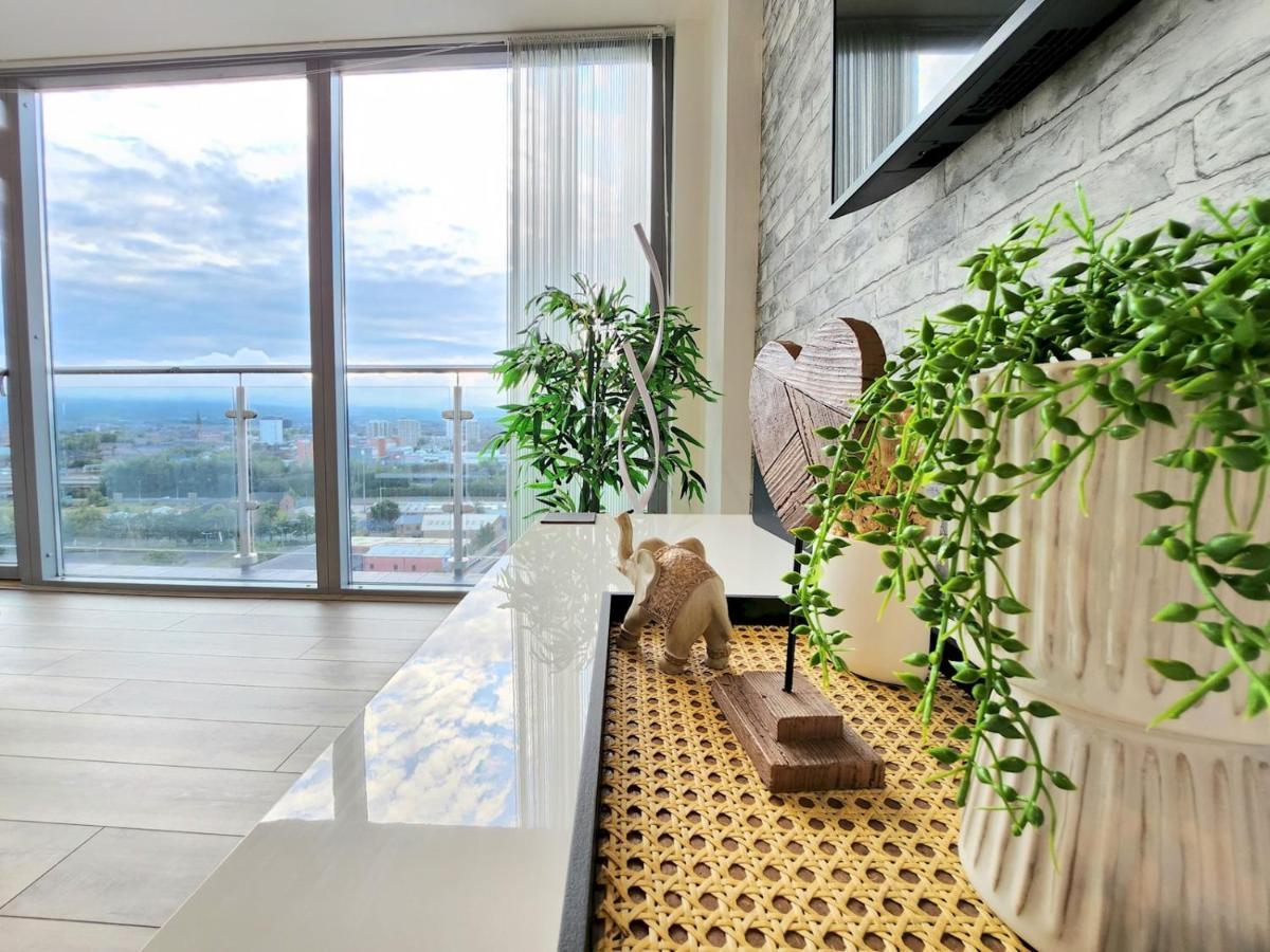 Апартаменты Pass The Keys Stunning Penthouse With Balcony Sunset Views Белфаст Экстерьер фото